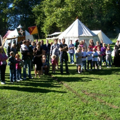 2010 (18)