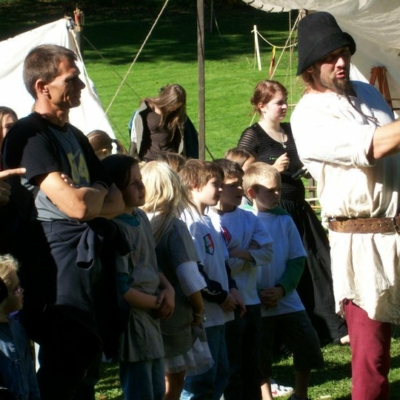 2010 (29)